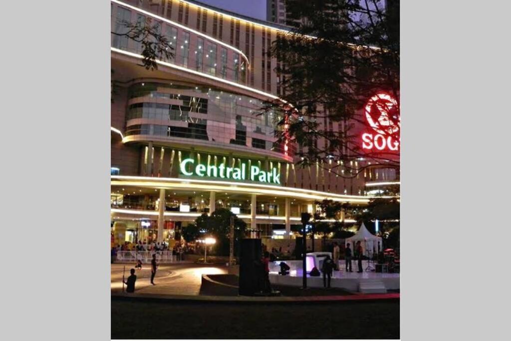 1 Bedroom Apartment Near Central Park Mall Jakarta Exteriör bild