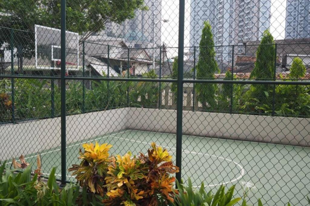 1 Bedroom Apartment Near Central Park Mall Jakarta Exteriör bild